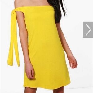 boohoo size 4 Talia 1 shoulder Floral Shift Dress